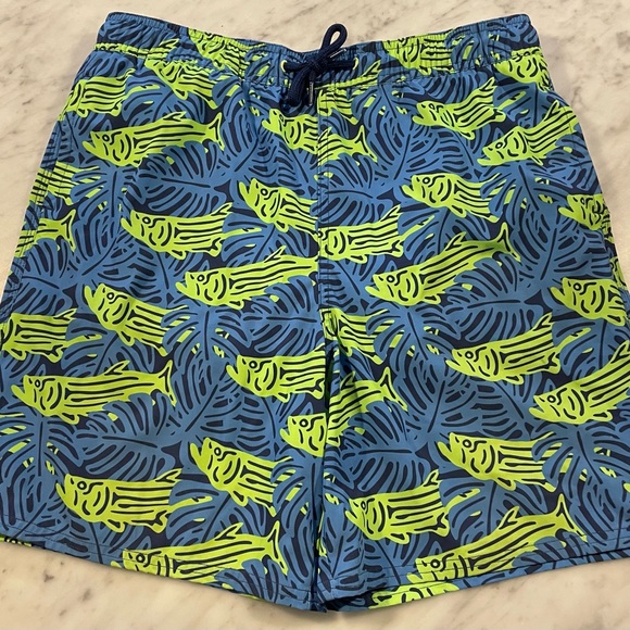 NWOT - Vineyard Vines Youth swim trunks